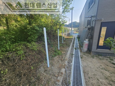 평택휀스 펜스 울타리 - 평택시 송탄동에 위치한 주말 농막에 경계용 메쉬휀스를 설치한 현장을 소개합니다.