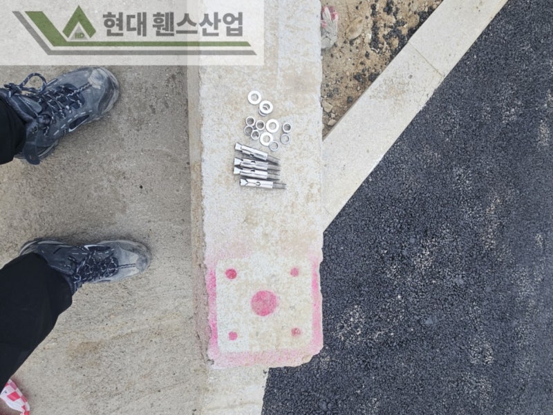 가평휀스 펜스 울타리 - 가평군 가평읍에 위치한 신축 사무실부지 경계에 메쉬휀스를 시공한 현장을 소개합니다. 가평휀스 펜스 울타리 - 가평군 가평읍에 위치한 신축 사무실부지 경계에 메쉬휀스를 시공한 현장을 소개합니다.