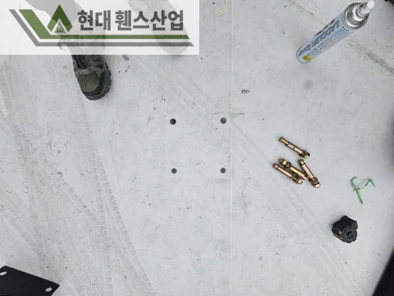 양평휀스 펜스 울타리 - 양평군 서종면에 위치한 신축 전원주택 경계에 베이직A형휀스와 메쉬휀스를 시공한 현장을 소개합니다. 양평휀스 펜스 울타리 - 양평군 서종면에 위치한 신축 전원주택 경계에 베이직A형휀스와 메쉬휀스를 시공한 현장을 소개합니다.