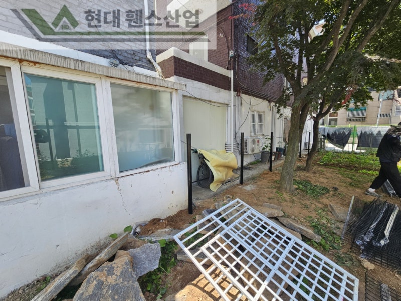 천안휀스 펜스 울타리 - 천안시 성환읍에 위치한 작은 텃밭에 반려견 보호용 메쉬휀스를 설치한 현장을 소개합니다. 천안휀스 펜스 울타리 - 천안시 성환읍에 위치한 작은 텃밭에 반려견 보호용 메쉬휀스를 설치한 현장을 소개합니다.