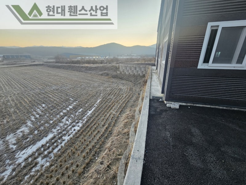 파주휀스 펜스 울타리 - 파주시 문산읍에 위치한 신축 창고단지 경계에 메쉬휀스를 시공한 현장을 소개합니다. 파주휀스 펜스 울타리 - 파주시 문산읍에 위치한 신축 창고단지 경계에 메쉬휀스를 시공한 현장을 소개합니다.