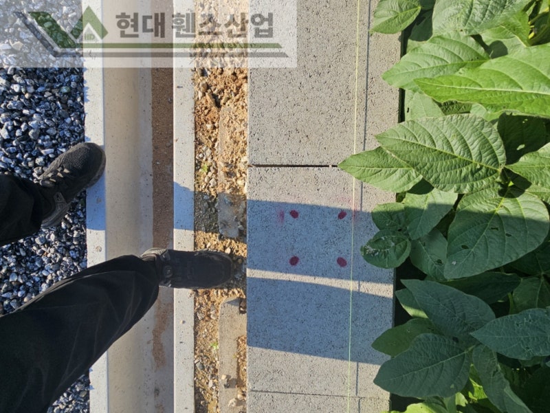천안휀스 펜스 울타리 - 천안시 성환읍에 위치한 전원 주택에 경계용 메쉬휀스를 시공한 현장을 소개합니다. 천안휀스 펜스 울타리 - 천안시 성환읍에 위치한 전원 주택에 경계용 메쉬휀스를 시공한 현장을 소개합니다.