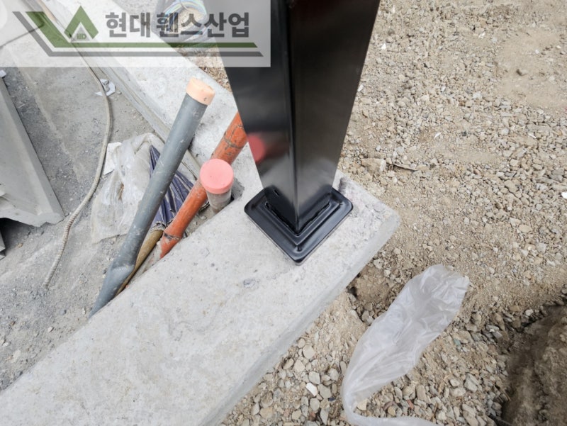부평휀스 펜스 울타리 - 부평시에 위치한 신축아파트 경계에 베이직 A형휀스를 시공한 현장을 소개합니다.