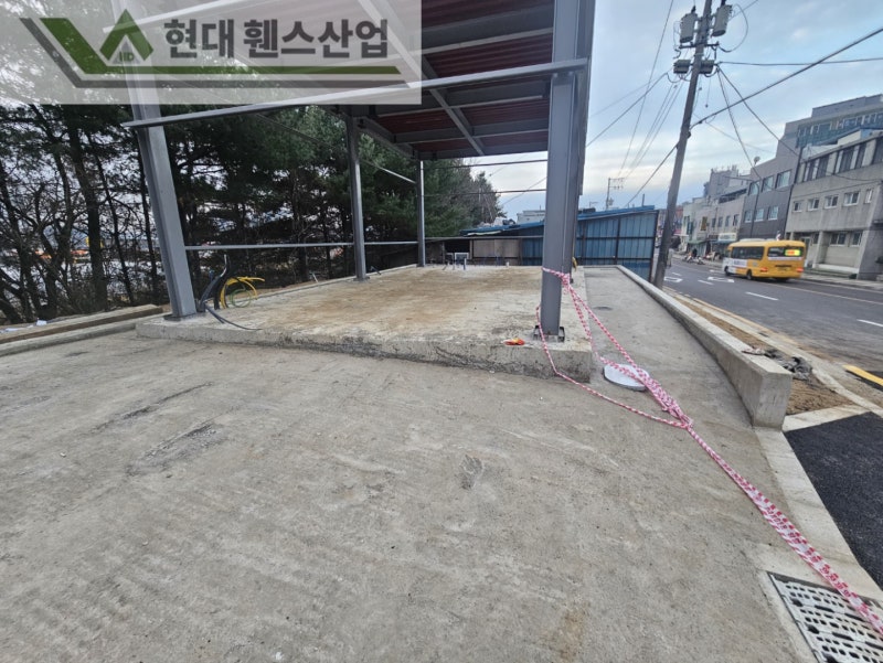 가평휀스 펜스 울타리 - 가평군 가평읍에 위치한 신축 사무실부지 경계에 메쉬휀스를 시공한 현장을 소개합니다. 가평휀스 펜스 울타리 - 가평군 가평읍에 위치한 신축 사무실부지 경계에 메쉬휀스를 시공한 현장을 소개합니다.