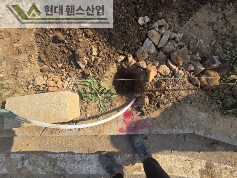 평택휀스 펜스 울타리 - 평택시 칠원동에 위치한 농막에 경계용 메쉬휀스를 시공한 현장을 소개합니다. 평택휀스 펜스 울타리 - 평택시 칠원동에 위치한 농막에 경계용 메쉬휀스를 시공한 현장을 소개합니다.