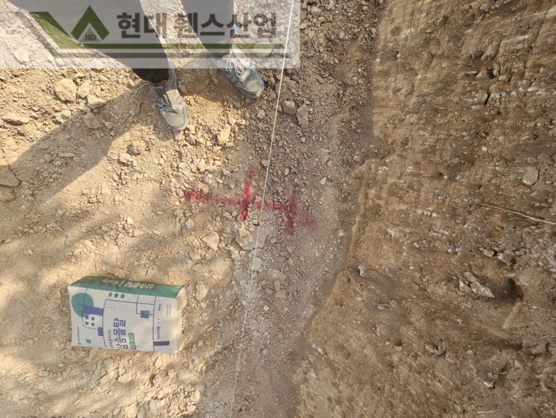 예산휀스 펜스 울타리 - 예산군 덕산면에 위치한 주말 농장 부지에 경계를 나누는 메쉬휀스를 설치한 현장을 소개합니다.