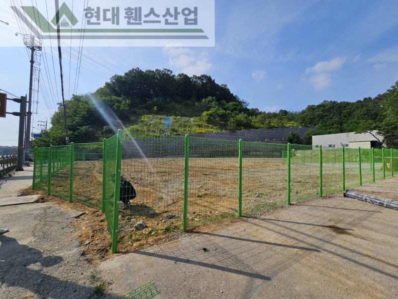 여주휀스 펜스 울타리 - 여주시 우만동에 위치한 연수원 건물 예정지에 메쉬휀스를 설치한 현장을 소개합니다.