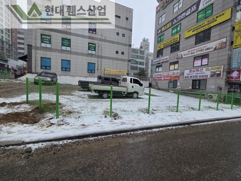 고양휀스 펜스 울타리 - 고양시에 위치한 임시 주차장 부지에 경계용 메쉬휀스를 시공한 현장을 소개합니다.