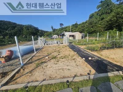 평택휀스 펜스 울타리 - 평택시 송탄동에 위치한 주말 농막에 경계용 메쉬휀스를 설치한 현장을 소개합니다.