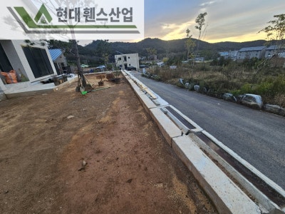 평택휀스 펜스 울타리 - 평택시 안중읍에 위치한 전원주택 경계에 베이직A형휀스를 시공한 현장을 소개합니다. 평택휀스 펜스 울타리 - 평택시 안중읍에 위치한 전원주택 경계에 베이직A형휀스를 시공한 현장을 소개합니다.