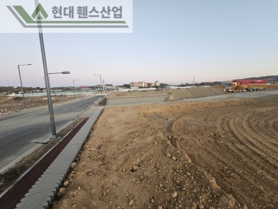 평택휀스 펜스 울타리 - 평택시 칠괴동에 위치한 신축산업단지 부지 경계에 경계용 베이직 B형휀스를 시공한 현장을 소개합니다.