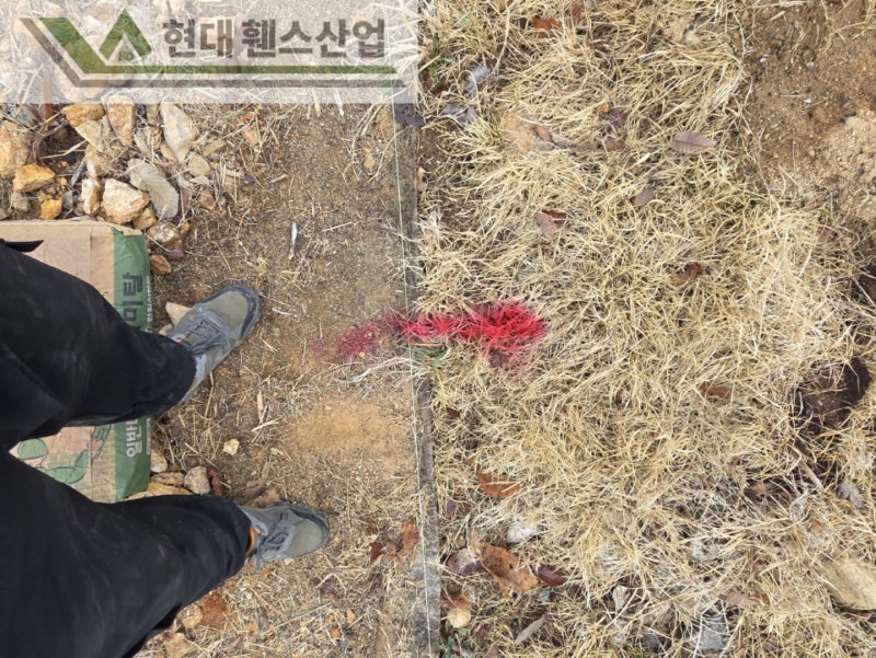 아산휀스 펜스 울타리 - 아산시 배방읍에 위치한 농막주택 경계에 메쉬휀스를 시공한 현장을 소개합니다. 아산휀스 펜스 울타리 - 아산시 배방읍에 위치한 농막주택 경계에 메쉬휀스를 시공한 현장을 소개합니다.