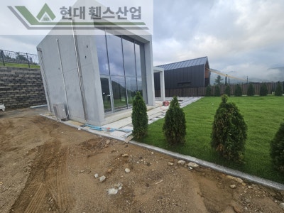 가평휀스 펜스 울타리 - 가평군 전원주택단지에 베이직 A형휀스를 설치한 현장을 소개합니다. 가평휀스 펜스 울타리 - 가평군 전원주택단지에 베이직 A형휀스를 설치한 현장을 소개합니다.