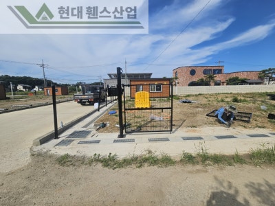 화성휀스 펜스 울타리 - 화성시 전곡항 부근 펜션단지에 경계용 메쉬휀스를 설치한 현장을 소개합니다. 화성휀스 펜스 울타리 - 화성시 전곡항 부근 펜션단지에 경계용 메쉬휀스를 설치한 현장을 소개합니다.