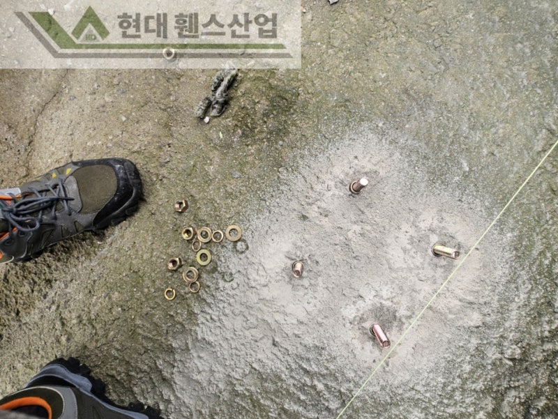 천안휀스 펜스 울타리 - 천안시 목천읍에 위치한 공장 경계에 차폐휀스를 설치한 현장을 소개합니다.