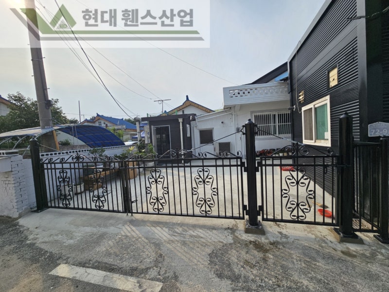 평택휀스 펜스 울타리 - 평택시 팽성읍에 위치한 작은 주차장 부지에 포플러 쌍문 + 외문을 설치한 현장을 소개합니다. 평택휀스 펜스 울타리 - 평택시 팽성읍에 위치한 작은 주차장 부지에 포플러 쌍문 + 외문을 설치한 현장을 소개합니다.