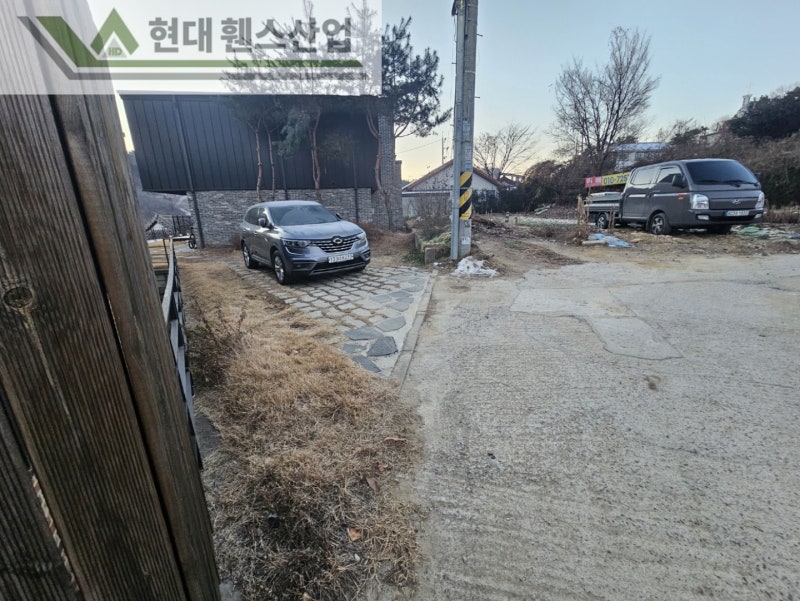 천안휀스 펜스 울타리 - 천안시 동남구에 위치한 전원주택에 디자인창살형 휀스를 시공한 현장을 소개합니다. 천안휀스 펜스 울타리 - 천안시 동남구에 위치한 전원주택에 디자인창살형 휀스를 시공한 현장을 소개합니다.
