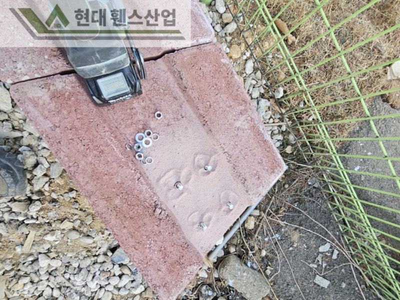 화성휀스 펜스 울타리 -화성시 남양읍에 위치한 공장에 경계용 메쉬휀스를 시공한 현장을 소개합니다.