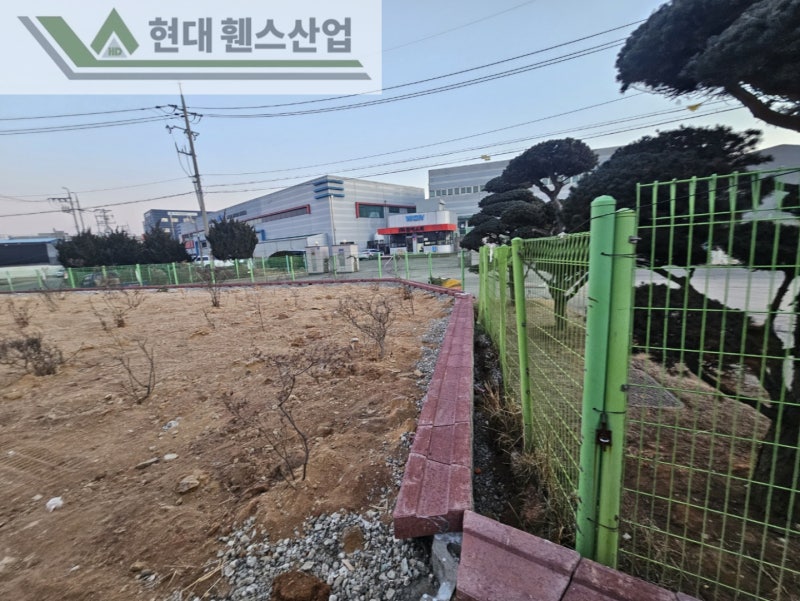화성휀스 펜스 울타리 -화성시 남양읍에 위치한 공장에 경계용 메쉬휀스를 시공한 현장을 소개합니다.