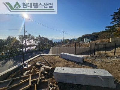 제부도휀스 펜스 울타리 - 제부도에 위치한 전원주택단지 예정지에 경계용 베이직 A형휀스를 시공한 현장을 소개합니다.