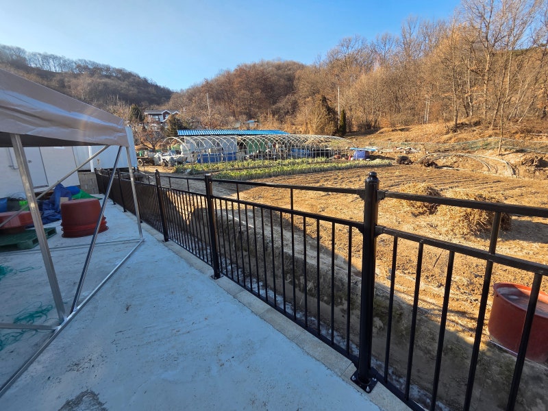 충주 휀스 전원주택 안전펜스 및 외문 설치 충주 휀스 전원주택 안전펜스 및 외문 설치