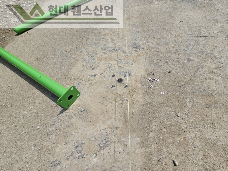 여주휀스 펜스 울타리 - 여주시 우만동에 위치한 연수원 건물 예정지에 메쉬휀스를 설치한 현장을 소개합니다.