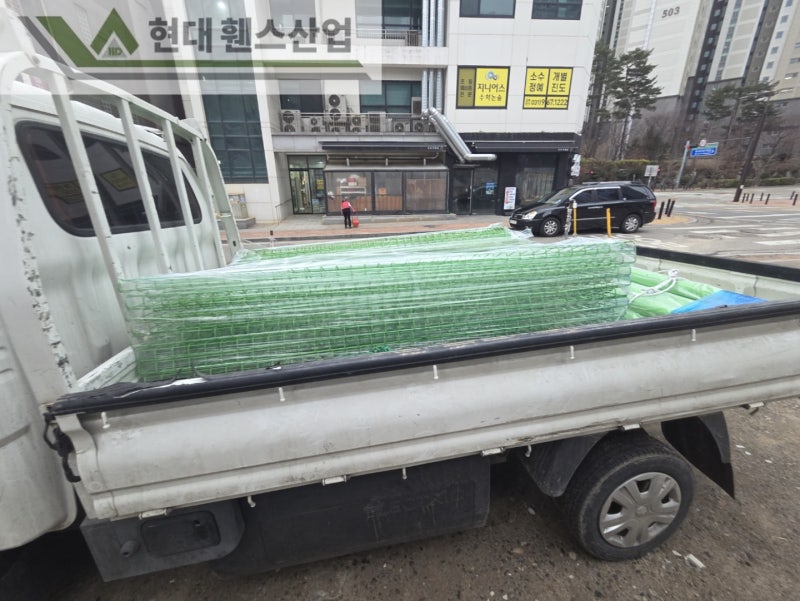 고양휀스 펜스 울타리 - 고양시에 위치한 임시 주차장 부지에 경계용 메쉬휀스를 시공한 현장을 소개합니다.