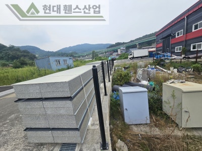 천안휀스 펜스 울타리 - 천안시 서북구에 위치한 신축 카페 건물 경계에 베이직휀스를 시공한 현장을 소개합니다. 천안휀스 펜스 울타리 - 천안시 서북구에 위치한 신축 카페 건물 경계에 베이직휀스를 시공한 현장을 소개합니다.