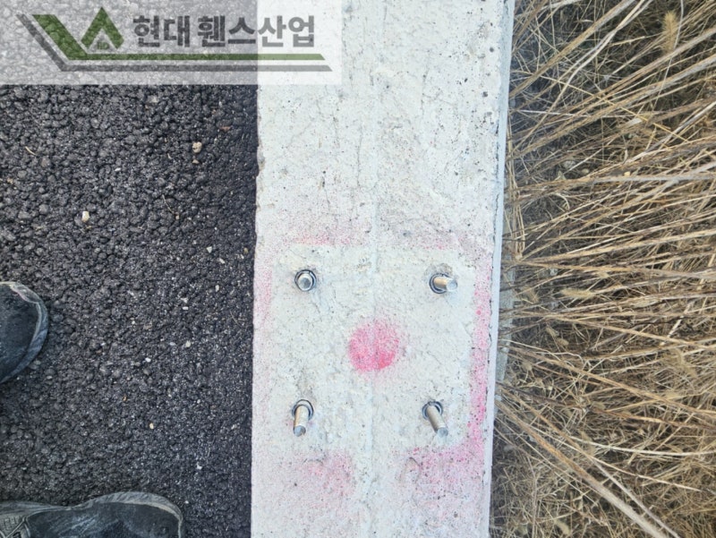 파주휀스 펜스 울타리 - 파주시 문산읍에 위치한 신축 창고단지 경계에 메쉬휀스를 시공한 현장을 소개합니다. 파주휀스 펜스 울타리 - 파주시 문산읍에 위치한 신축 창고단지 경계에 메쉬휀스를 시공한 현장을 소개합니다.