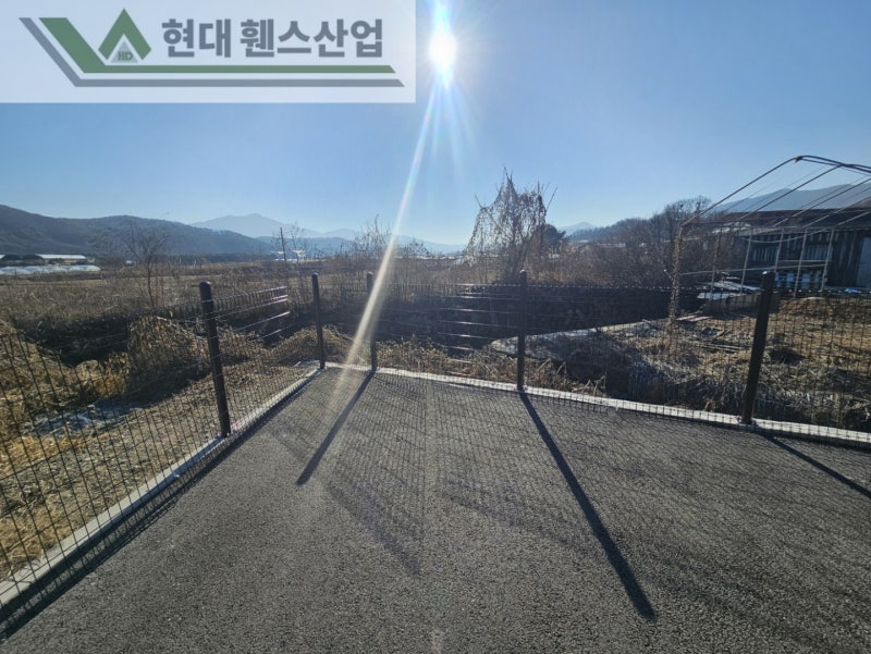 파주휀스 펜스 울타리 - 파주시 문산읍에 위치한 신축 창고단지 경계에 메쉬휀스를 시공한 현장을 소개합니다. 파주휀스 펜스 울타리 - 파주시 문산읍에 위치한 신축 창고단지 경계에 메쉬휀스를 시공한 현장을 소개합니다.