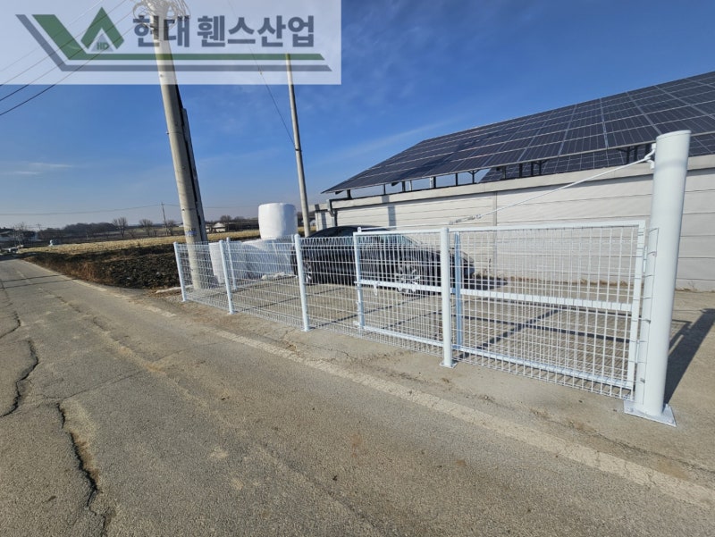 아산휀스 펜스 울타리 - 아산시 둔포면에 위치한 하우스식 농장에 메쉬휀스를 시공한 현장을 소개합니다.