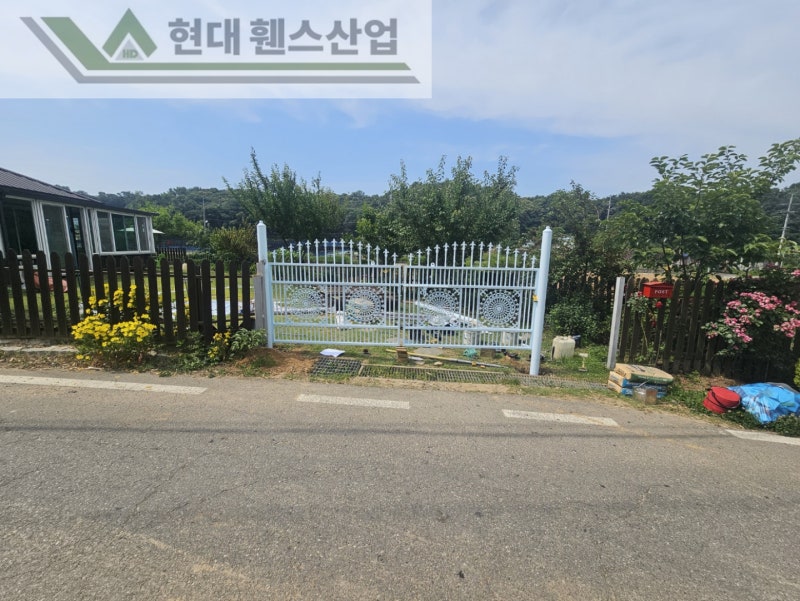 천안휀스 펜스 울타리 - 천안시 성환읍에 위치한 시골마을 집 담장에 베이직휀스를 설치한 현장을 소개합니다. 천안휀스 펜스 울타리 - 천안시 성환읍에 위치한 시골마을 집 담장에 베이직휀스를 설치한 현장을 소개합니다.