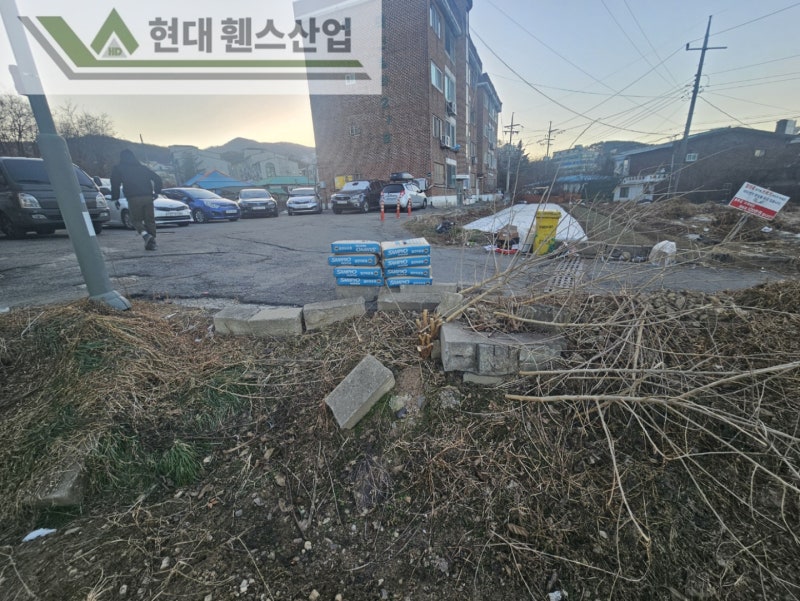 오산휀스 펜스 울타리 - 오산시 지곶동에 위치한 신축 건물에 경계용 메쉬휀스를 시공한 현장을 소개합니다.