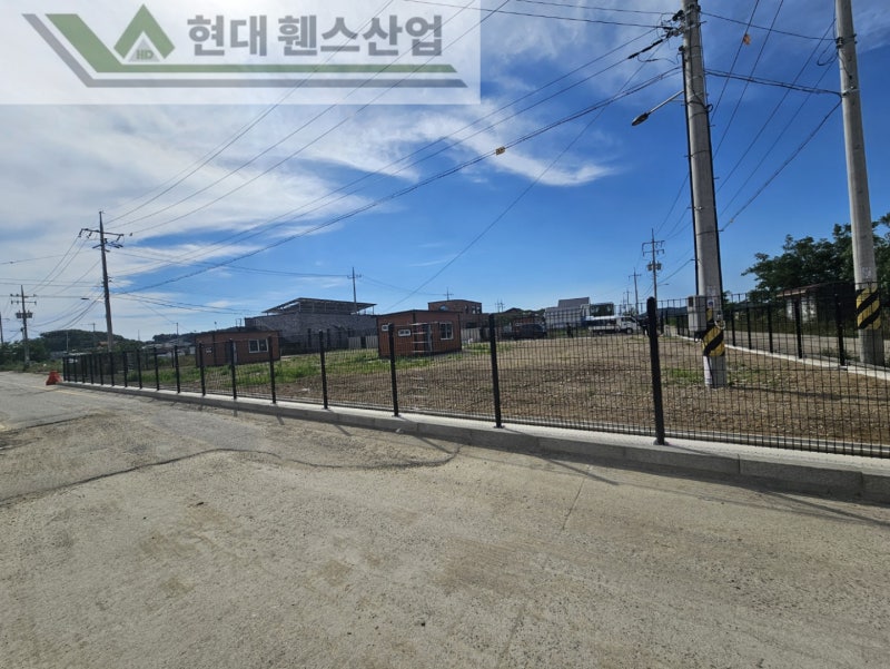 화성휀스 펜스 울타리 - 화성시 전곡항 부근 펜션단지에 경계용 메쉬휀스를 설치한 현장을 소개합니다. 화성휀스 펜스 울타리 - 화성시 전곡항 부근 펜션단지에 경계용 메쉬휀스를 설치한 현장을 소개합니다.