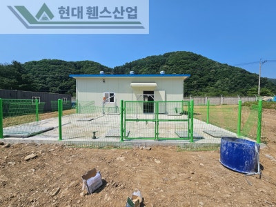 보령휀스 펜스 울타리 - 보령시 신흑동에 위치한 건축 준비 중인 사무실 건물에 경계용 메쉬휀스를 설치한 현장을 소개합니다. 보령휀스 펜스 울타리 - 보령시 신흑동에 위치한 건축 준비 중인 사무실 건물에 경계용 메쉬휀스를 설치한 현장을 소개합니다.