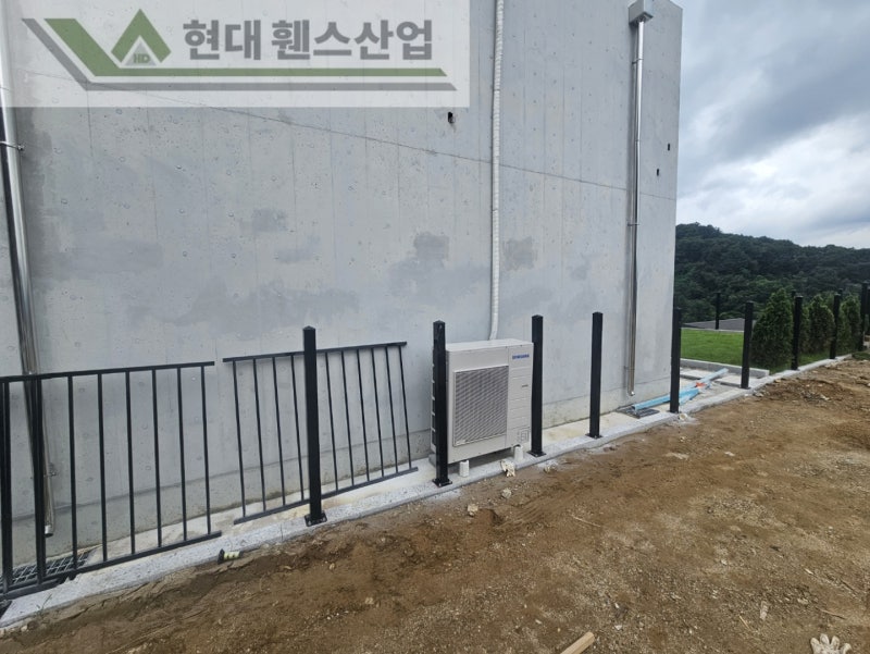 가평휀스 펜스 울타리 - 가평군 전원주택단지에 베이직 A형휀스를 설치한 현장을 소개합니다. 가평휀스 펜스 울타리 - 가평군 전원주택단지에 베이직 A형휀스를 설치한 현장을 소개합니다.
