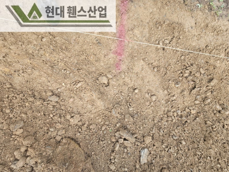 천안휀스 펜스 울타리 - 천안시 성성동에 위치한 빈 공터에 경계용 메쉬휀스를 시공한 현장을 소개합니다. 천안휀스 펜스 울타리 - 천안시 성성동에 위치한 빈 공터에 경계용 메쉬휀스를 시공한 현장을 소개합니다.