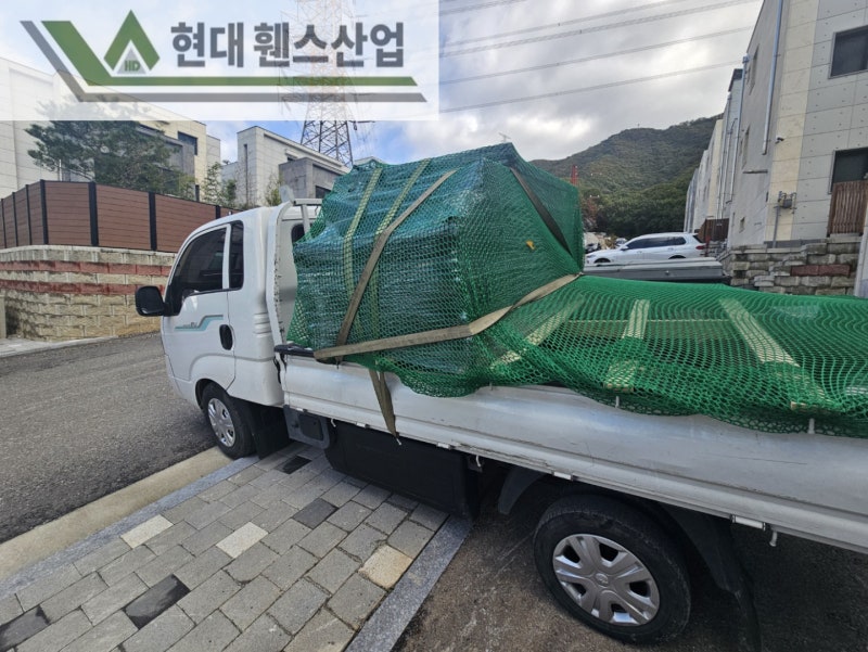 오산휀스 펜스 울타리 - 오산시 양산동에 위치한 전원주택 경계에 베이직 A형휀스를 시공한 현장을 소개합니다.