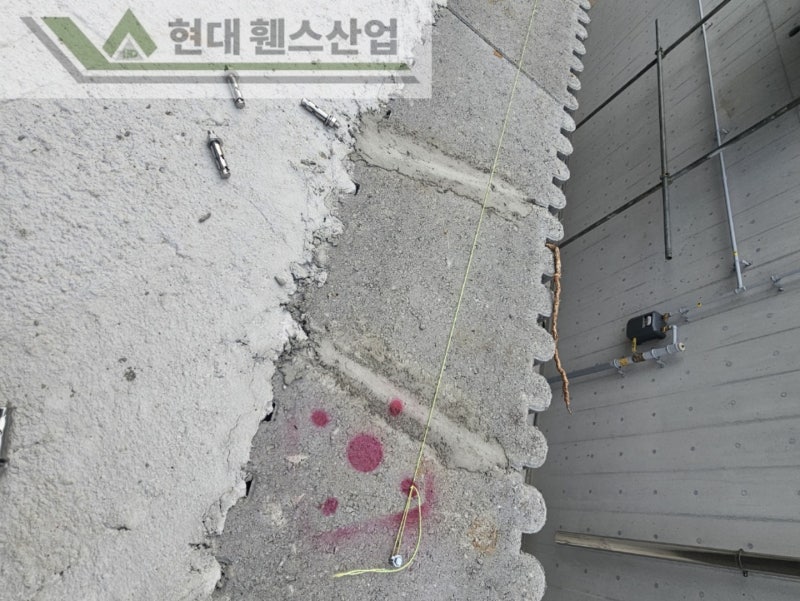 평택휀스 펜스 울타리 - 평택시 유천동에 위치한 신축 교회 건물에 베이직 휀스를 설치한 현장을 소개합니다. 평택휀스 펜스 울타리 - 평택시 유천동에 위치한 신축 교회 건물에 베이직 휀스를 설치한 현장을 소개합니다.
