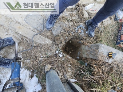 천안휀스 펜스 울타리 - 천안시 동남구에 위치한 전원주택에 디자인창살형 휀스를 시공한 현장을 소개합니다. 천안휀스 펜스 울타리 - 천안시 동남구에 위치한 전원주택에 디자인창살형 휀스를 시공한 현장을 소개합니다.