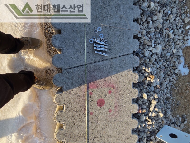 평택휀스 펜스 울타리 - 평택시 칠괴동에 위치한 브레인시티 신도시 부근 일반산업단지 부지 경계에 베이직 C형휀스를 시공한 현장을 소개합니다.