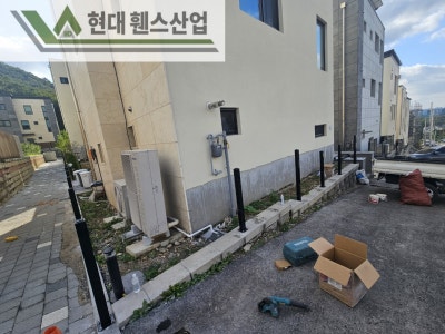 오산휀스 펜스 울타리 - 오산시 양산동에 위치한 전원주택 경계에 베이직 A형휀스를 시공한 현장을 소개합니다.