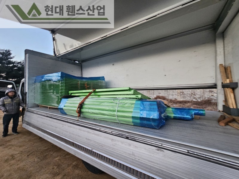 평택휀스 펜스 울타리 - 평택시 청북읍에 위치한 대지 경계에 경계용 메쉬휀스를 시공한 현장을 소개합니다.
