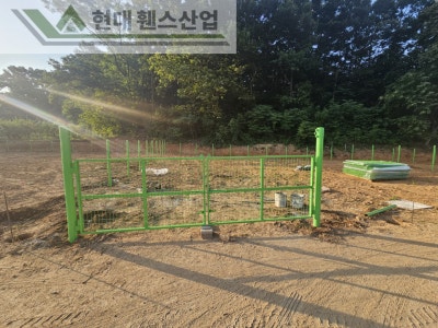예산휀스 펜스 울타리 - 예산군 덕산면에 위치한 주말 농장 부지에 경계를 나누는 메쉬휀스를 설치한 현장을 소개합니다.