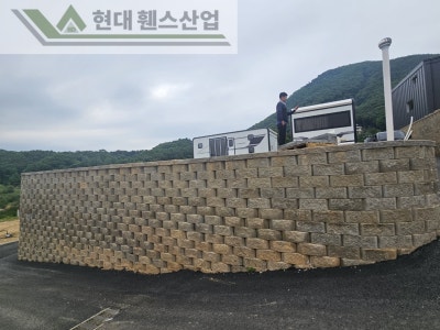 공주휀스 펜스 울타리 - 공주시 유구읍에 위치한 전원주택 예정지 담장에 베이직휀스를 설치한 현장을 소개합니다. 공주휀스 펜스 울타리 - 공주시 유구읍에 위치한 전원주택 예정지 담장에 베이직휀스를 설치한 현장을 소개합니다.