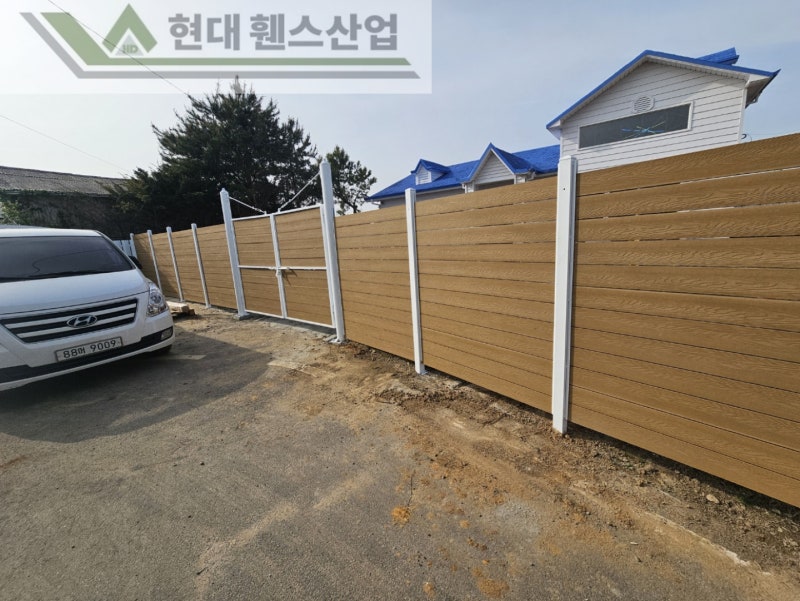 여주휀스 펜스 울타리 - 여주시 점동면에 위치한 키즈카페 예정지에 합성목재 가림막휀스와 차폐휀스를 설치한 현장을 소개합니다. Vo.1