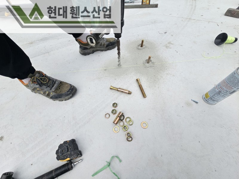 양평휀스 펜스 울타리 - 양평군 서종면에 위치한 신축 전원주택 경계에 베이직A형휀스와 메쉬휀스를 시공한 현장을 소개합니다. 양평휀스 펜스 울타리 - 양평군 서종면에 위치한 신축 전원주택 경계에 베이직A형휀스와 메쉬휀스를 시공한 현장을 소개합니다.