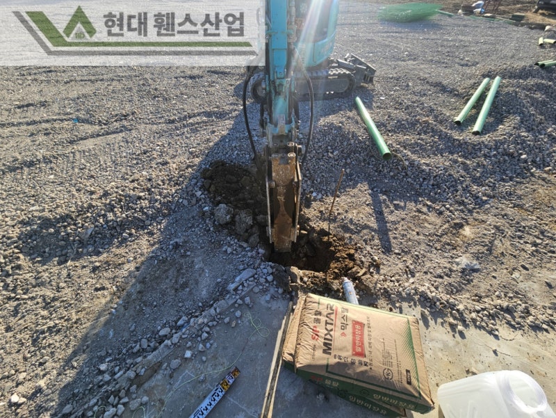 아산휀스 펜스 울타리 - 아산시 영인면에 위치한 나대지에 경계용 메쉬휀스를 시공한 현장을 소개합니다. 아산휀스 펜스 울타리 - 아산시 영인면에 위치한 나대지에 경계용 메쉬휀스를 시공한 현장을 소개합니다.