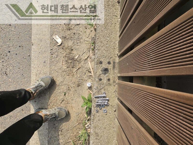 천안휀스 펜스 울타리 - 천안시 성환읍에 위치한 시골마을 집 담장에 베이직휀스를 설치한 현장을 소개합니다. 천안휀스 펜스 울타리 - 천안시 성환읍에 위치한 시골마을 집 담장에 베이직휀스를 설치한 현장을 소개합니다.