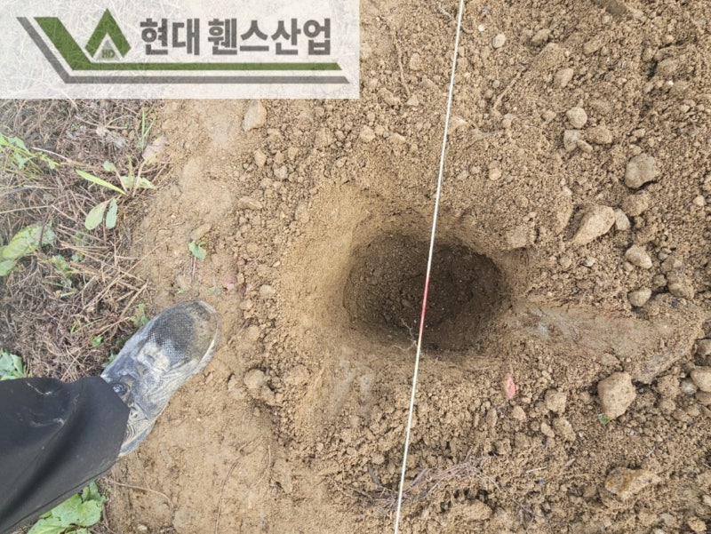 천안휀스 펜스 울타리 - 천안시 성성동에 위치한 빈 공터에 경계용 메쉬휀스를 시공한 현장을 소개합니다. 천안휀스 펜스 울타리 - 천안시 성성동에 위치한 빈 공터에 경계용 메쉬휀스를 시공한 현장을 소개합니다.